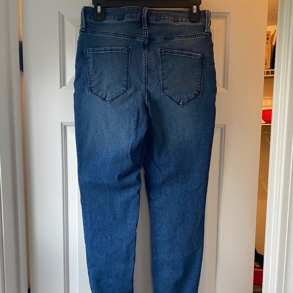Vera Wang women’s jeans like new!